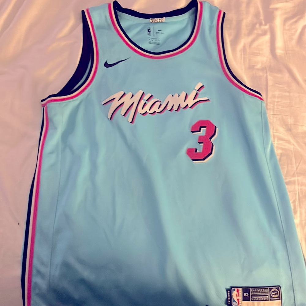 This is a Miami Heat jersey that’s hard to find! If you want to swag! Here😁
